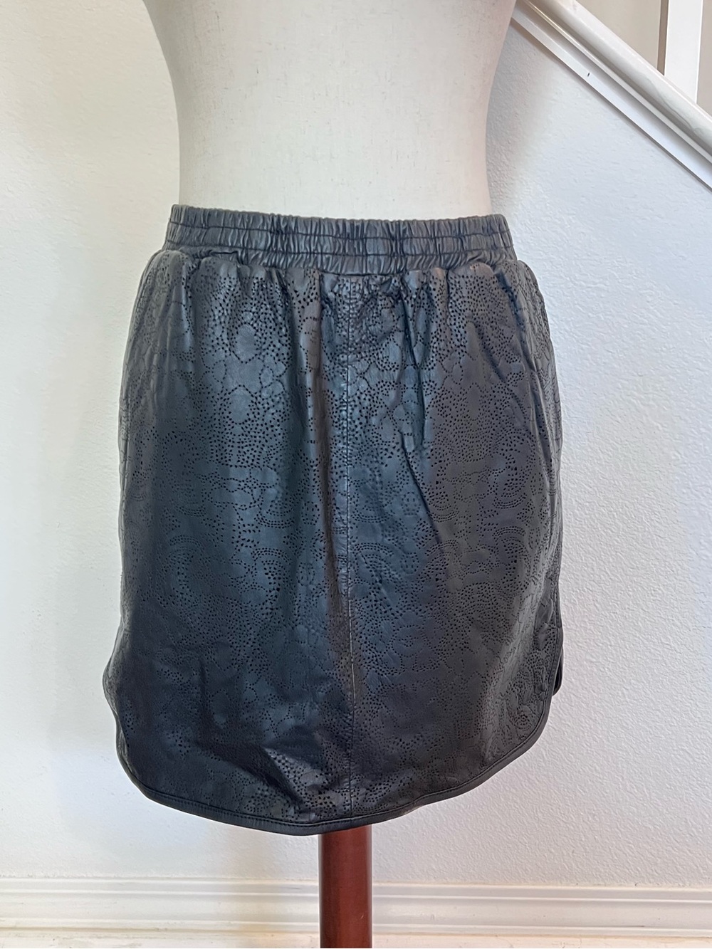 Black Laser-Cut lined lamb Leather Mini Skirt - Women's